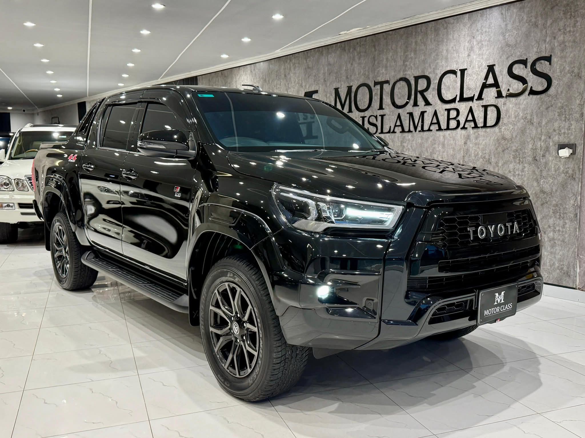 Used 2025 Toyota Hilux